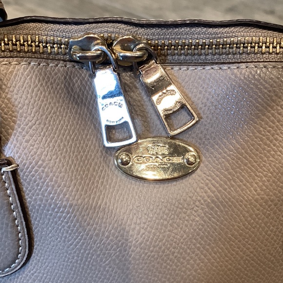 Coach Handbag - Picture 2 of 15